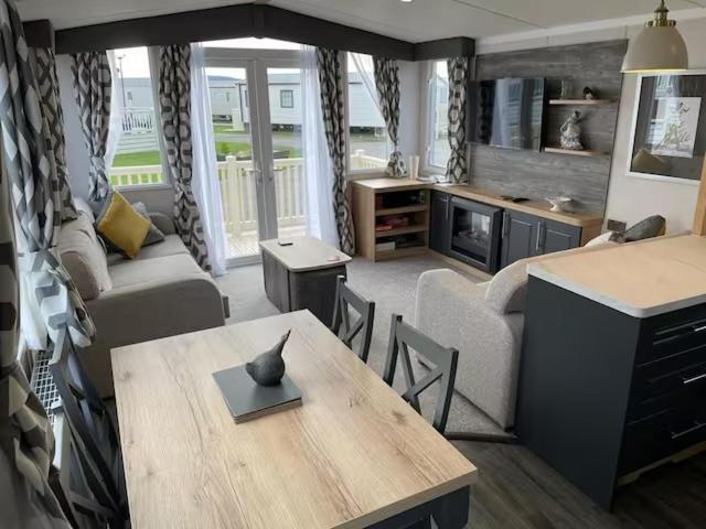 Luxury Whitstable Caravan Seasalter Exterior photo